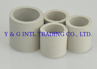 Grueso de cerámica del anillo 0.5mm-30m m de Raschig del alúmina para las torres de enfriamiento