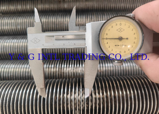 Tubo de acero al carbono con aletas longitudinales, biselado, roscado, alargado, de diseño expandido, tipo aletas HF